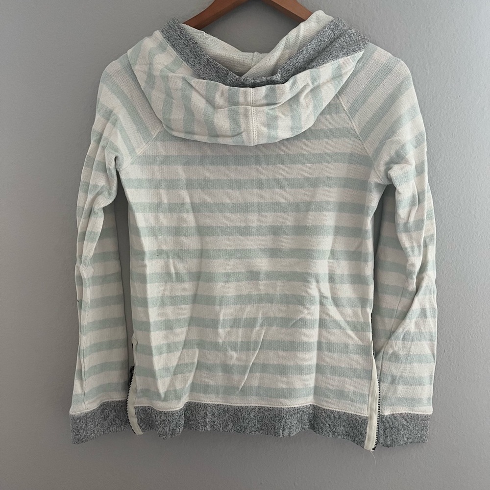 Sweater - Picture 3 of 5
